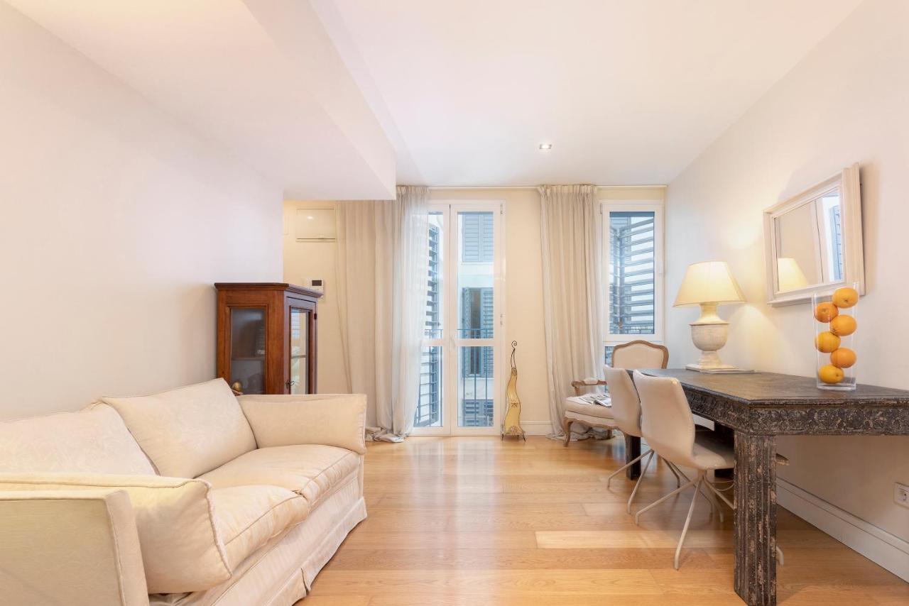 Acogedor Apartamento Junto A La Catedral By Rent Me マラガ エクステリア 写真