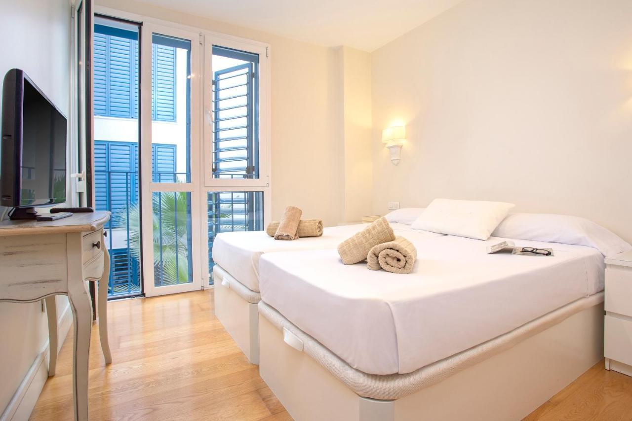Acogedor Apartamento Junto A La Catedral By Rent Me マラガ エクステリア 写真
